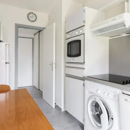 Charming 1br With Ac And Terrace Near Juan Les Pins Train Station - Welkeys *