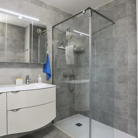Апартаменты Charming 1br With Ac And Terrace Near Juan Les Pins Train Station - Welkeys *